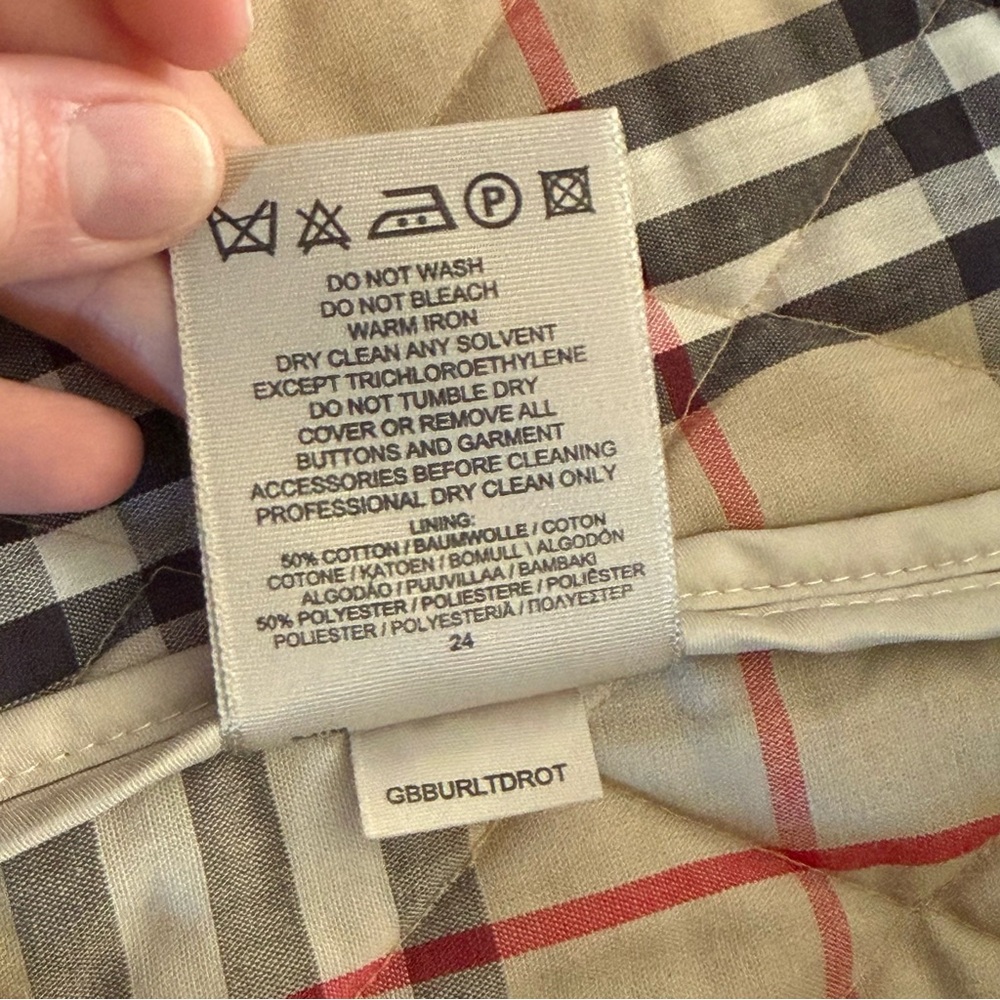 Burberry London Nova Lined Quilted Coat - Medium - Picture 9 of 16
